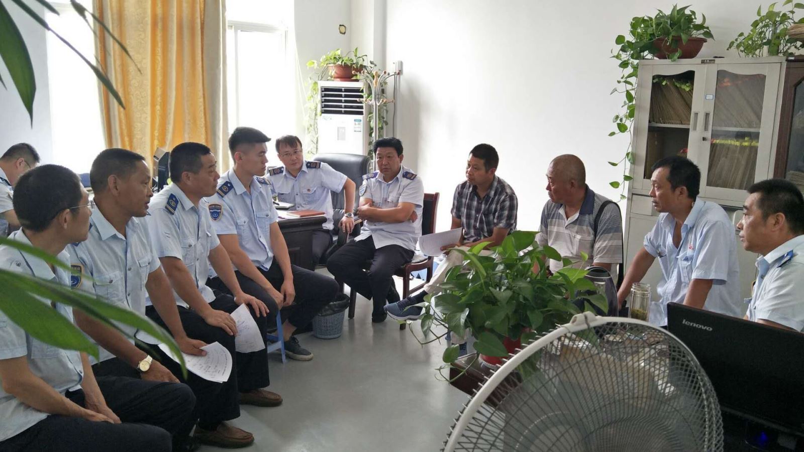 公交集團海通公交公司召開(kāi)例保檢查員工作會(huì )議